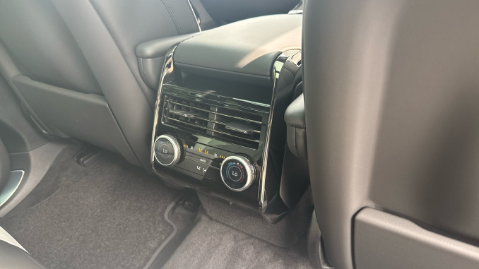 Land Rover Range Rover Sport 3.0 D300 Autobiography 5dr Auto Diesel Estate - Image 18
